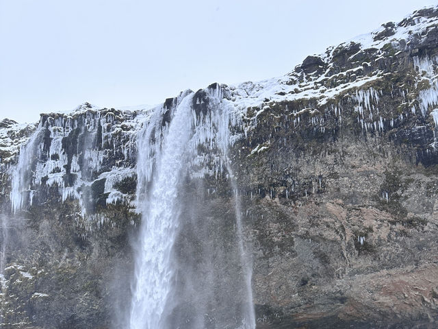 🌊✨ SELJALANDSFOSS – THE WATERFALL YOU CAN WALK BEHIND! 🌊✨ SELJALANDSFOSS – THE WATERFALL YOU CAN WALK BEHIND!