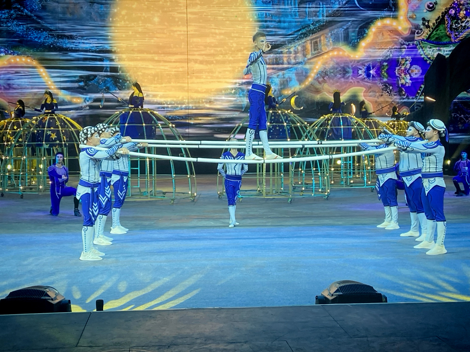 [Hidden Hack for Zhuhai Chimelong Show] How to get god-tier First-Class seats at "budget prices" by booking online and using the Spaceship Hotel VIP desk!