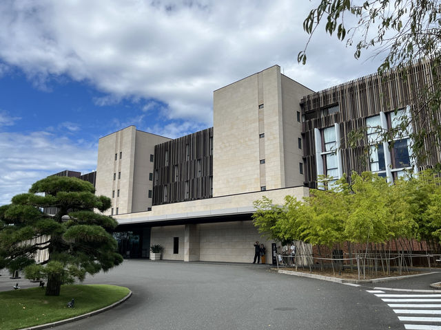 🏨 えっ、ここホテルだよね⁉️宿泊しなくても入れる“絶景ホテル”がすごすぎた！