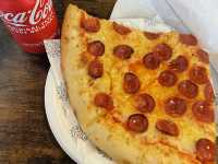 디스틸러리 디스트릿의 힙한 피자 맛집이 궁금하다면-? “District Pizza”