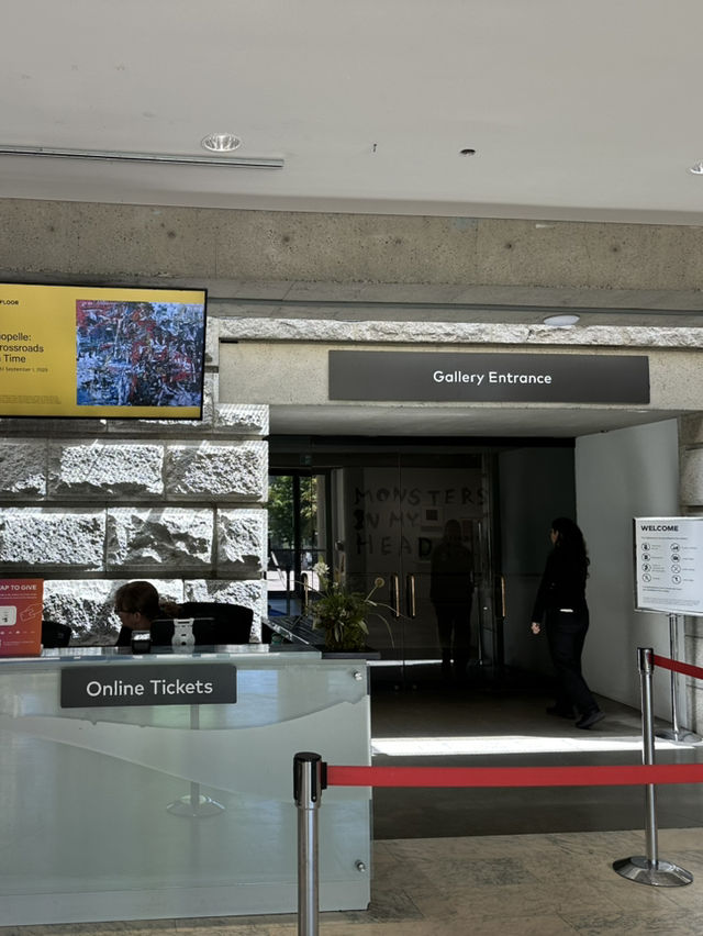 밴쿠버 다운타운에 있는Vancouver Art Gallery 