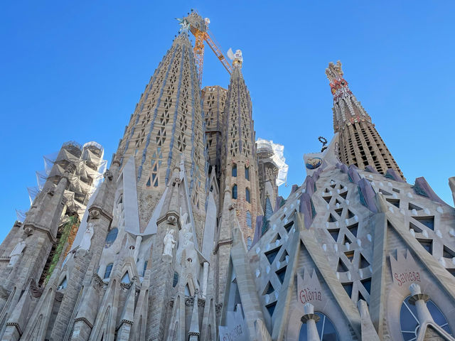 Barcelona ocean and buildings 🇪🇸