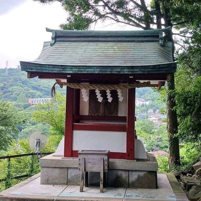 ⛩️伊豆山神社🌸山頂上的寧靜古老神社