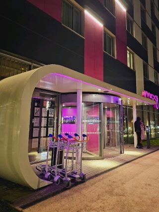 로맨틱하고 활기찬: 커플을 위한 Moxy Paris T2