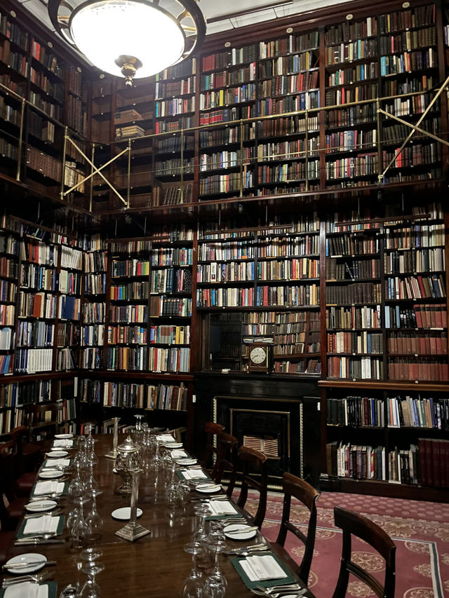 Secret London Tour: Exclusive Clubs & Hidden Gems 🔑✨