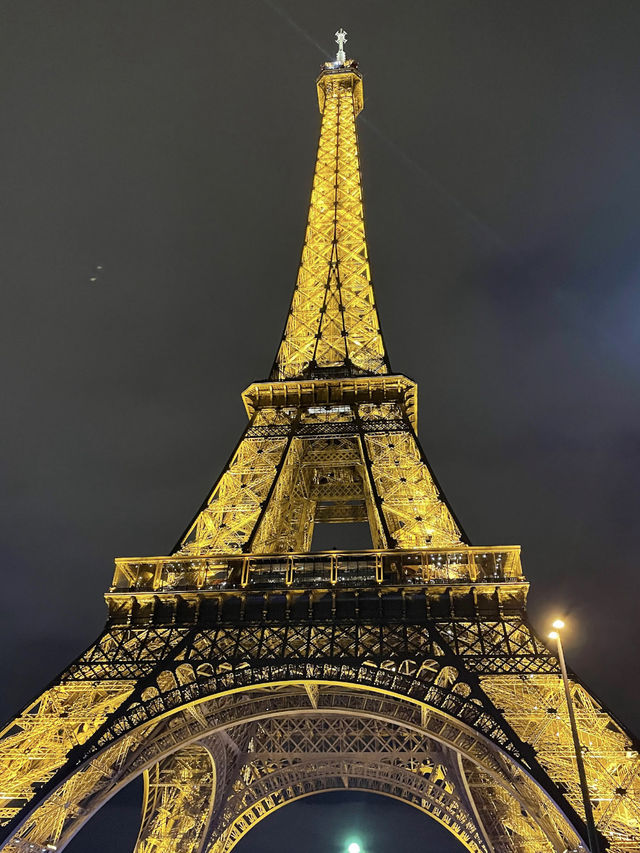 【パリ🇫🇷】節約派におすすめ！エッフェル塔を下から楽しむ3つの方法🗼