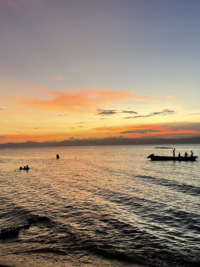 Enjoy sunset in Panagsama beach