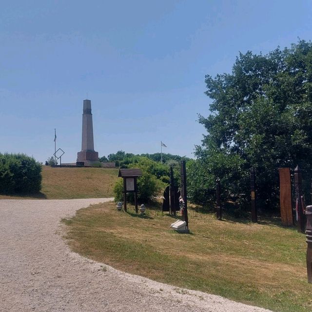 Enormous, huge, big statues near Pákozd
