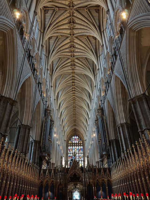 🏛 Westminster Abbey – The Coronation Cathedral of Kings and Culture