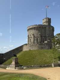 Explore Windsor Castle: A Majestic Royal Residence 👑