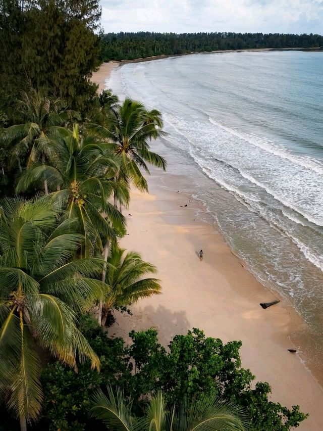 🏝️ Khao Lak Beach – The Shoreline Where Time Sleeps