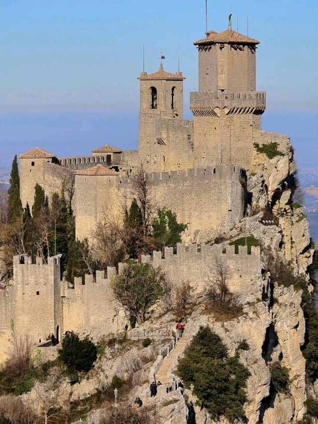 🏰🇸🇲 “Tiny Republic, Big History: My Day Exploring San Marino” 🏰🇸🇲 “Tiny Republic, Big History: My Day Exploring San Marino”
