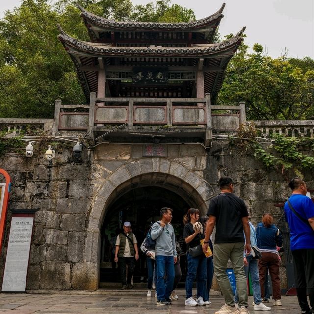 Yangshuo – Where the River Meets the Green 🌿🏞️🌊 Yangshuo – Where the River Meets the Green 🌿🏞️🌊