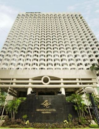 If you're seeking a premium experience in the City of Manila, Diamond Hotel Manila easily earns its spot among Trip.com's top hotel picks. My recent stay was full of pleasant surprises worth sharing!

From the moment I walked in, the check-in process was impressively smooth and hassle-free, setting a relaxing tone for my visit. The 5-star environment offers a sense of luxury—think spacious, spotless rooms and complete facilities that cater to every comfort. The friendly, helpful staff went above and beyond, making me feel genuinely welcome throughout my stay.

🍽️ Foodies will appreciate the hotel's restaurant, which stands out for its distinctive dishes and joyful dining ambiance. Each meal felt like a treat and added an extra dimension to the overall experience.

Diamond Hotel Manila's location is a big plus. It's wonderfully convenient for exploring Manila, with many attractions easily accessible—so you can make the most of your time in the city.

Practical tips for future guests:
· The rooms are exceptionally clean and comfortable—no need to worry about overlooked details.
· Staff service is a highlight: don’t hesitate to ask for local recommendations or assistance.
· The check-in is quick and efficient, making your arrival stress-free.
· Take advantage of the convenient location to discover nearby sights and hidden gems.

Overall, my stay far exceeded my expectations—especially considering the excellent value for money. If you're considering where to stay in Manila, Diamond Hotel Manila comes highly recommended for a comfortable, convenient, and relaxing getaway.

#tripbest  #tripbest _reviewer