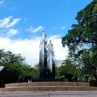 🏯🦢 Kowloon Park: A Hidden Oasis in the City 🌳🐒