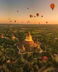 Magical sunrise from Old Bagan! 🌅