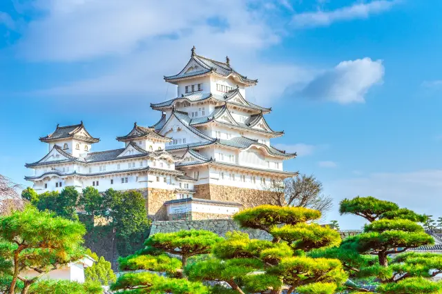 ปราสาท Himeji: สัญลักษณ์และสถานที่ท่องเที่ยวของสถาปัตยกรรมปราสาทญี่ปุ่น