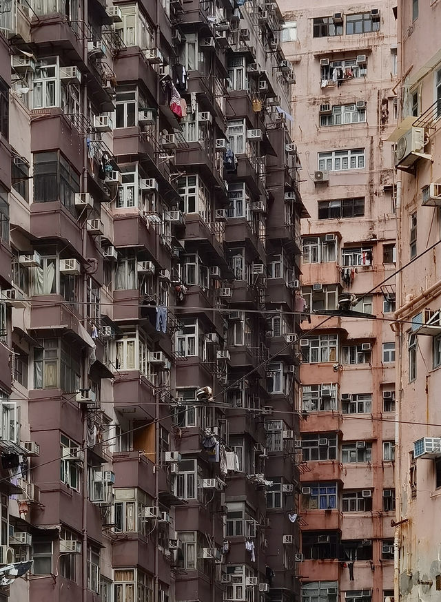 香港最有名的“老破巨” | 怪兽大厦