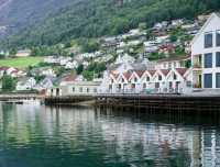挪威艾於蘭峽灣之濱的百年民居