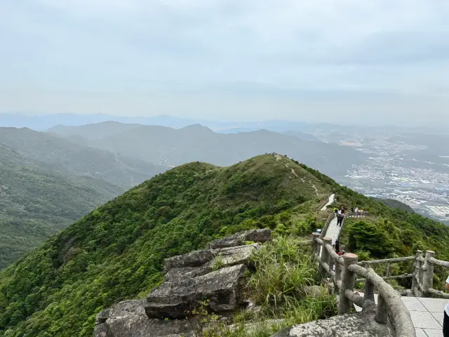 898 meters, the first peak of Dongguan