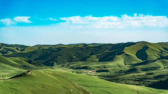 呼和浩特|絕美的小眾草原-紅石崖高山牧場