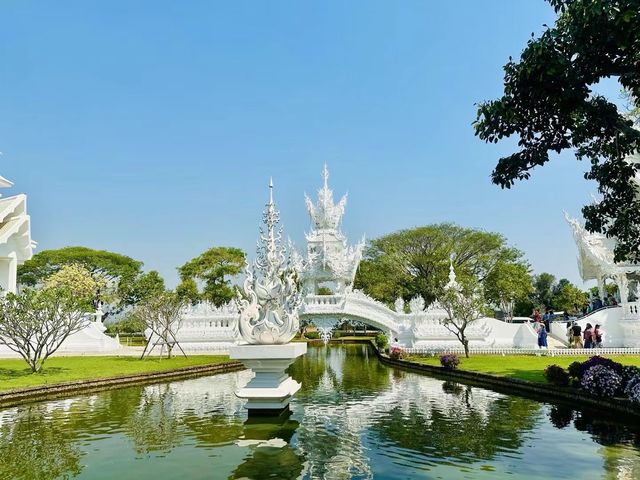 泰國白廟——世界上最高貴潔白的廟宇