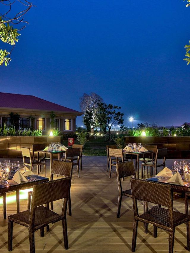 🌟 Nay Pyi Taw's Hilton Haven: Luxe & Serene 🌟