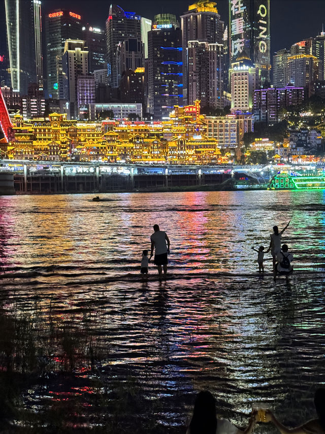 打卡重慶江北嘴江灘公園！夜景非常漂亮！