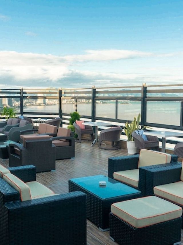 🌟🏖️ Nha Trang's Beachfront Bliss: Queen Ann Hotel 🌟