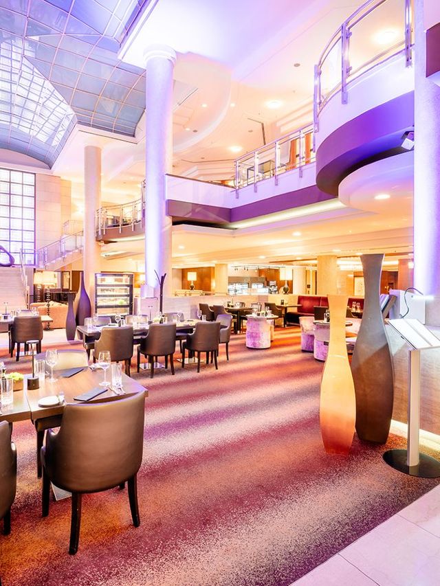 🌟 Berlin's Best: Luxe & Historic Hilton Haven 🌟