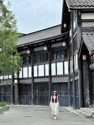 Chengdu Surrounding Tours | Encounter a Romantic Journey in Peng'an~