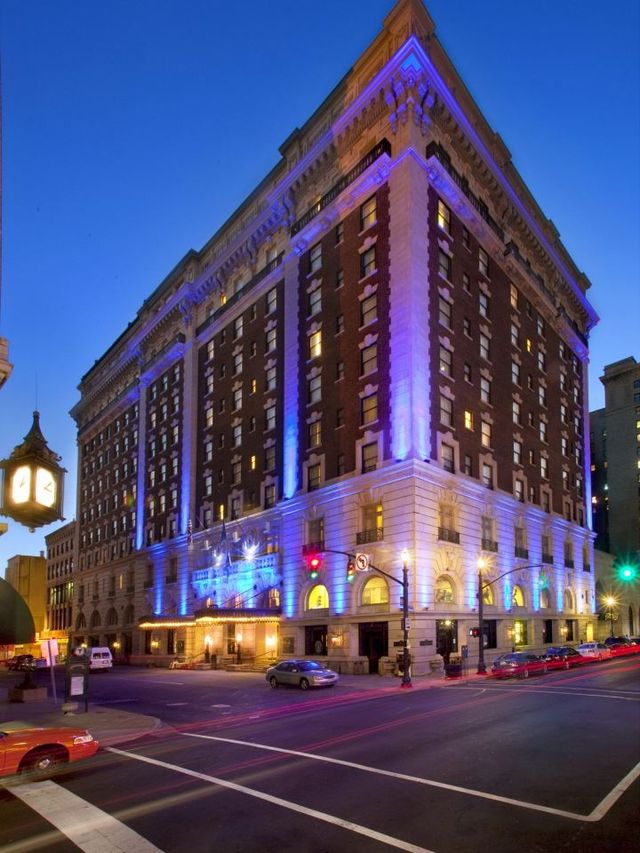 🌟 Louisville Luxe: Top Hotel Pick for Your Stay! 🛎️