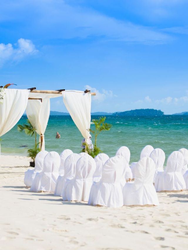 🌴🏖️ Cambodian Oasis: Discover Sihanoukville's Hidden Gem 🍹🌅