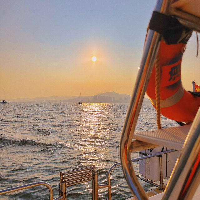 【廈門水上活動】🚤坐遊艇出海，在海上看金門，還有機會偶遇白海豚🐬！