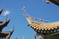 西昌市必到景點之大石板村和靈鷹寺。