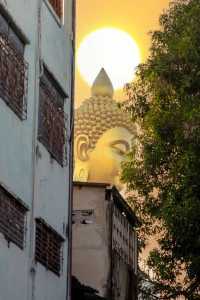 Discovering Bangkok's Giant Buddha: 5 Essential Tips