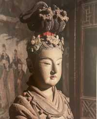 《汾陽太符觀彩塑》仙女下凡該是這般模樣 汾陽不止有名酒，不止有杏花，古代道觀中還藏着國色天香，花。