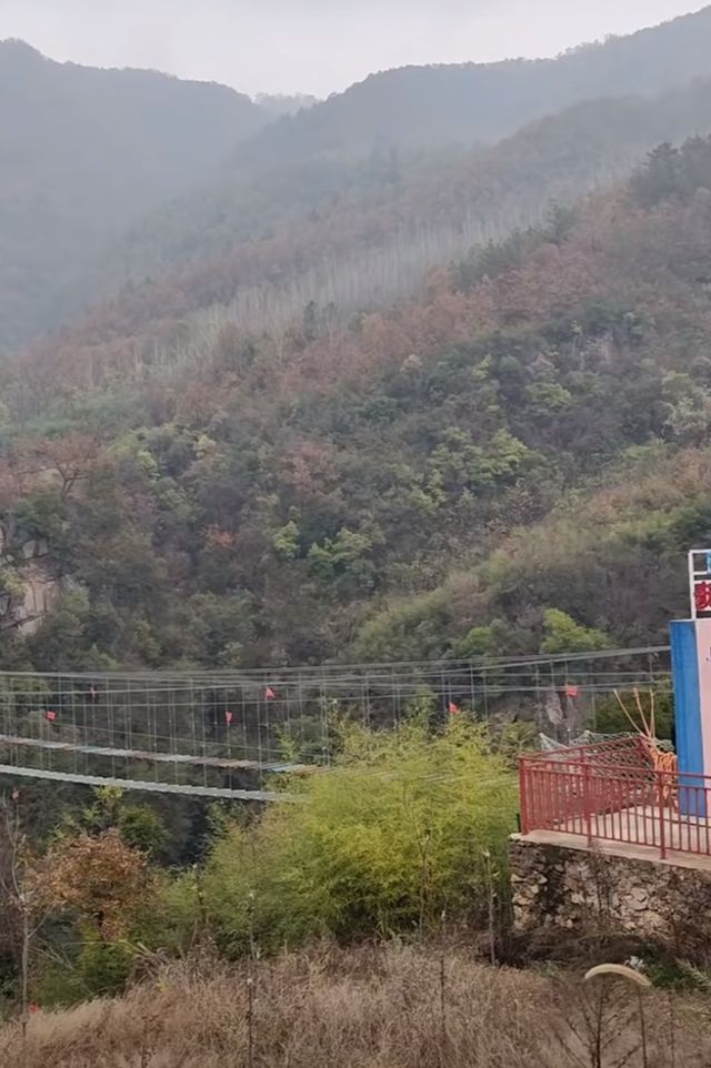 十堰青峰大裂谷景區
