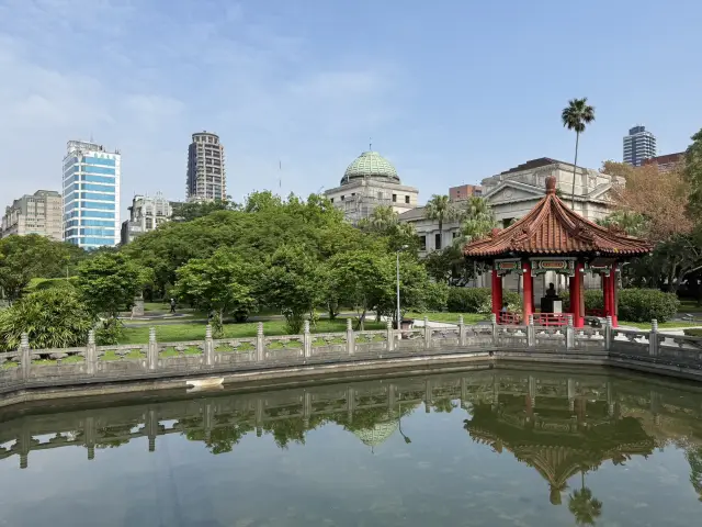 A Beautiful Central Park In Taipei, Great for All The Nearby Museums! 
