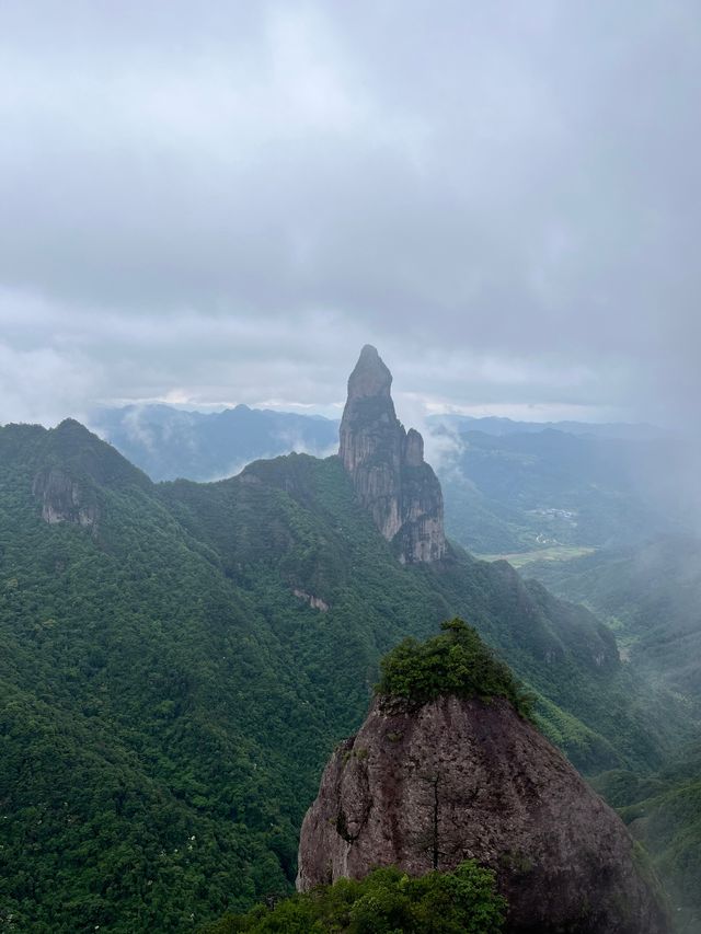 《在神仙居嘅雲端，同火山岩對話：一場地質迷嘅奇幻漂流》【