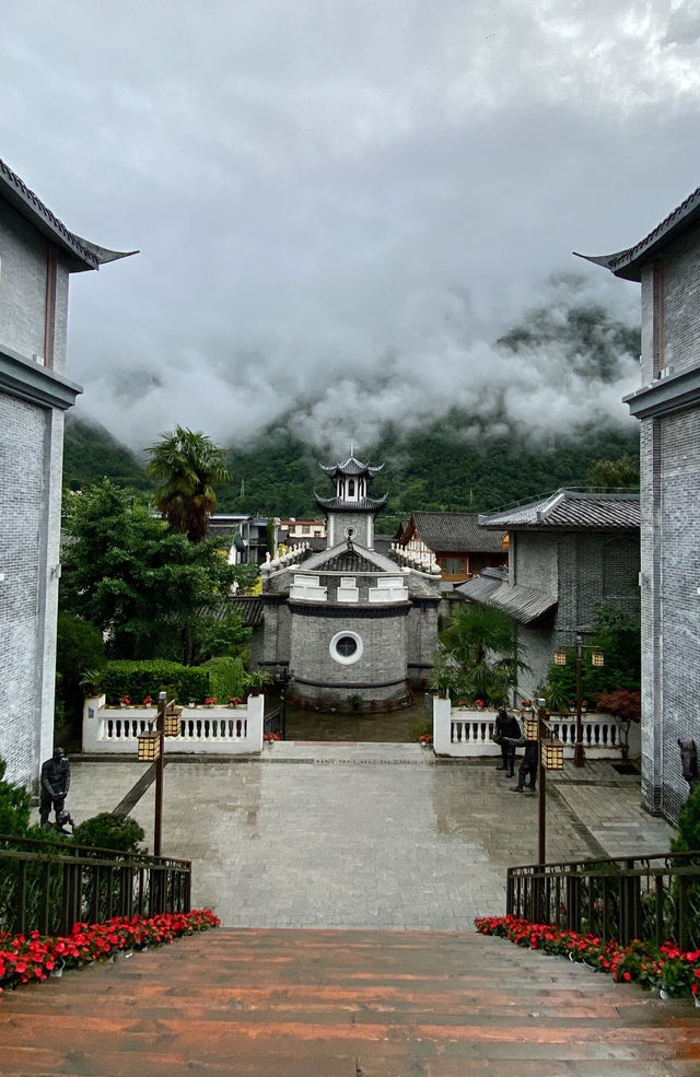 雪山下的川西寶藏小鎮|磨西鎮全攻略