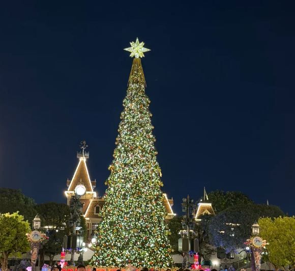 把聖誕的儀式感,留給香港的冬日戀歌 把聖誕的儀式感,留給香港的冬日戀歌
