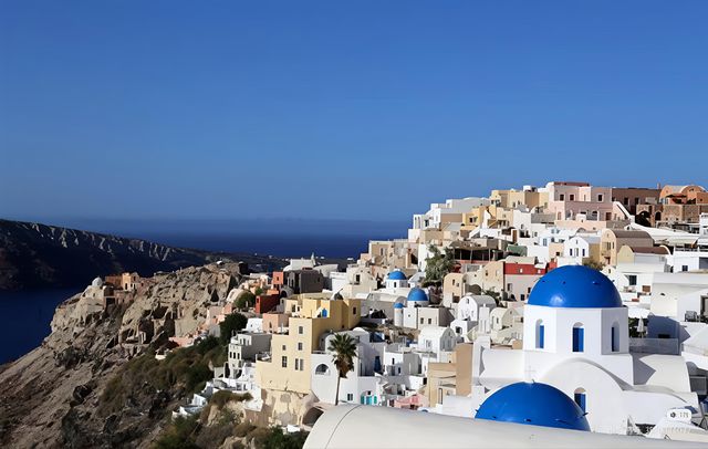 在聖托里尼藍白秘境，把日落和浪漫焊在鏡頭裡～