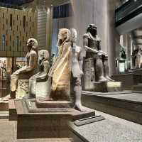 在埃及博物館門口大哭後…