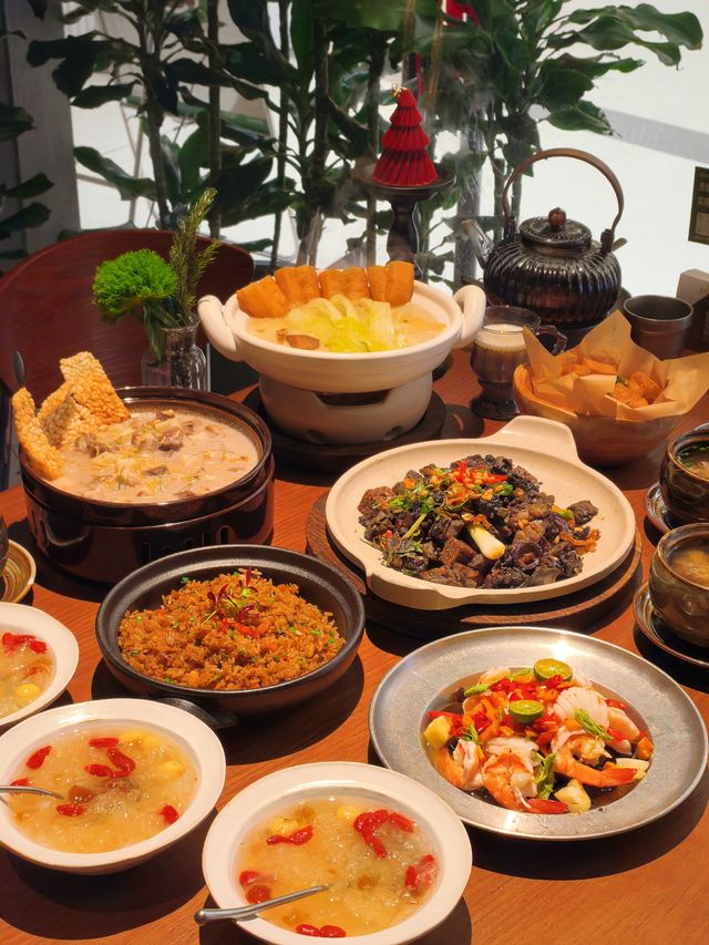 幸福就是！跟好友逛街吃到喜歡的餐廳～