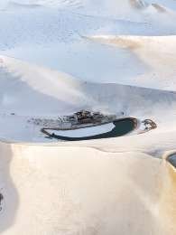 避開人潮!冬日鳴沙山月牙泉,獨享一片銀白秘境 避開人潮!冬日鳴沙山月牙泉,獨享一片銀白秘境