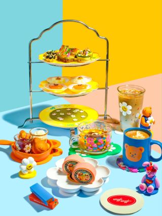 Откройте дверь мая — и перед вами безумный мир для компании