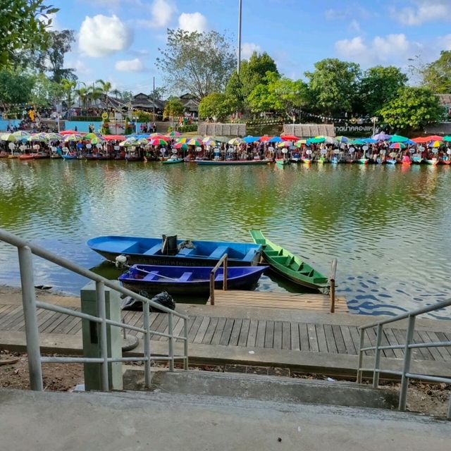 Hatyai Khlong hae floating market