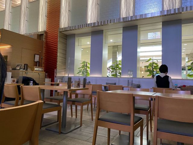 東京・銀座。「カステラ一番、電話は二番、三時のおやつは？」『銀座文明堂 BUNMEIDO CAFE GINZA』