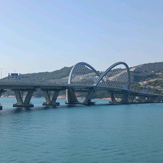 Seaside - The Double-Arch Cross Bay Link